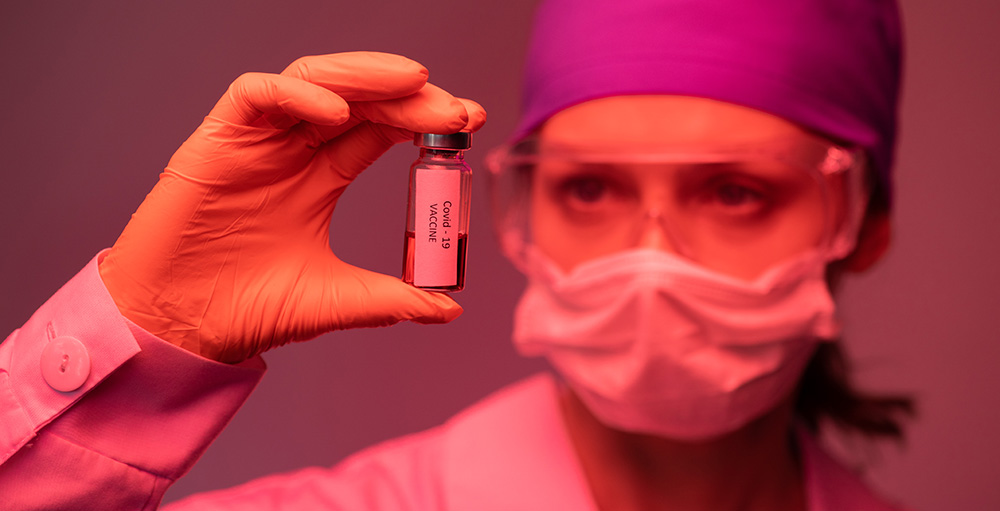 female-medical-scientist-zf001 - شیمی درمانی