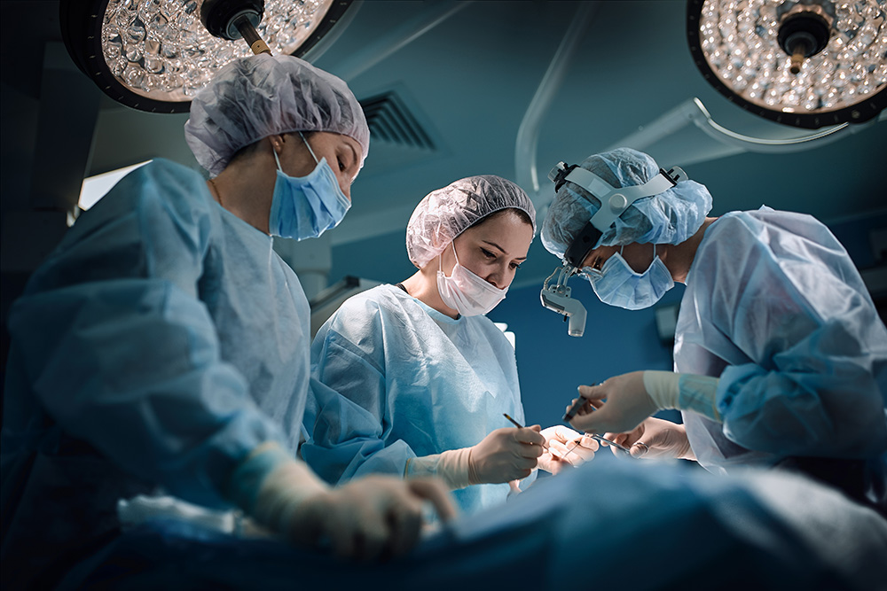 medical-team-operating-room
